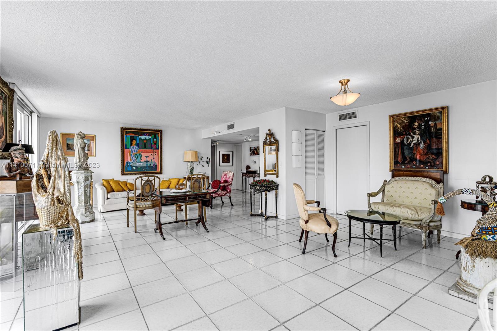 MAR-AZUL CONDO - Residential