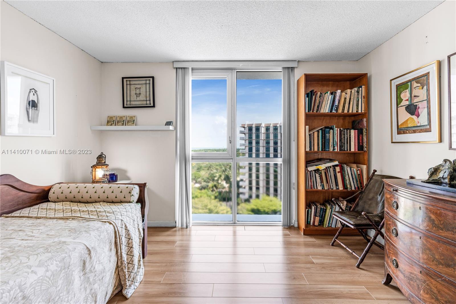 MAR-AZUL CONDO - Residential