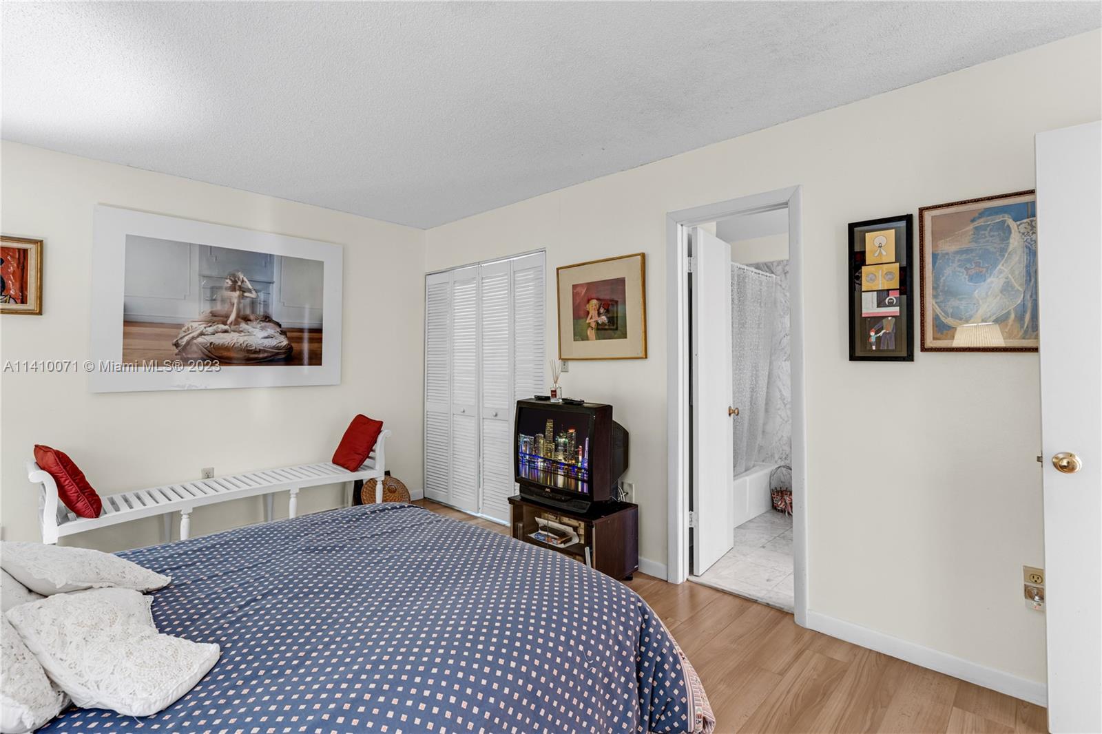 MAR-AZUL CONDO - Residential