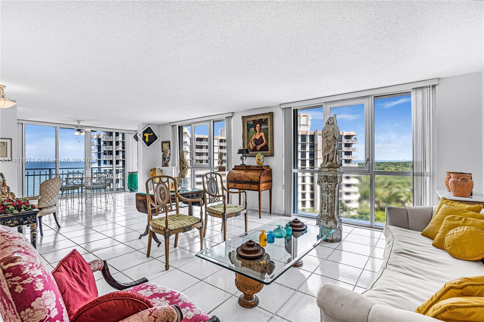 MAR-AZUL CONDO - Residential