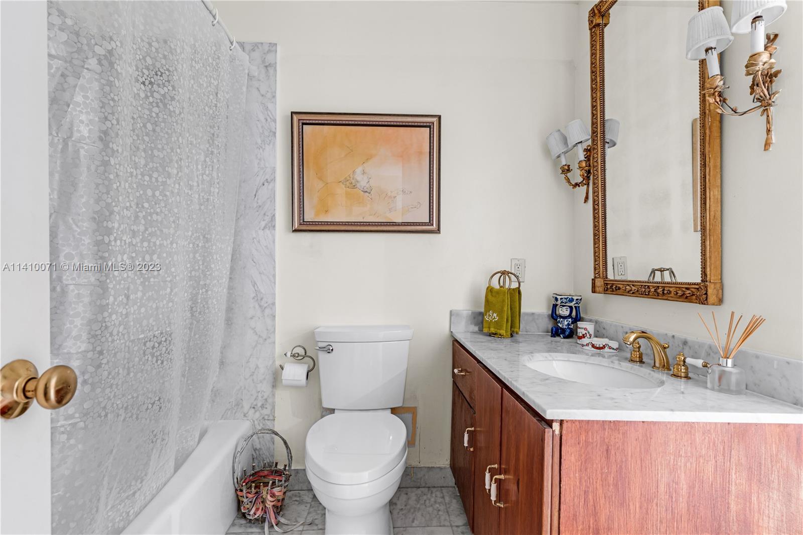 MAR-AZUL CONDO - Residential