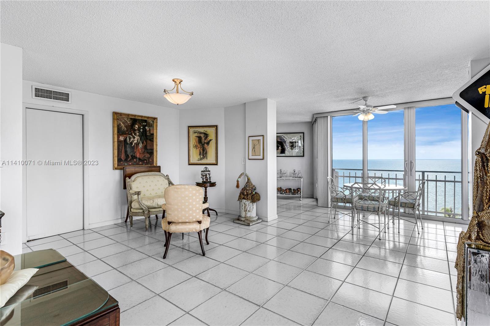 MAR-AZUL CONDO - Residential