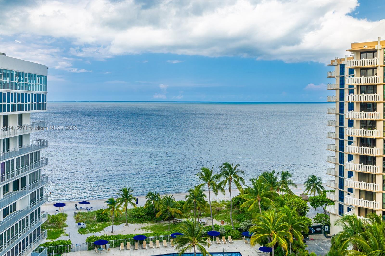 MAR-AZUL CONDO - Residential