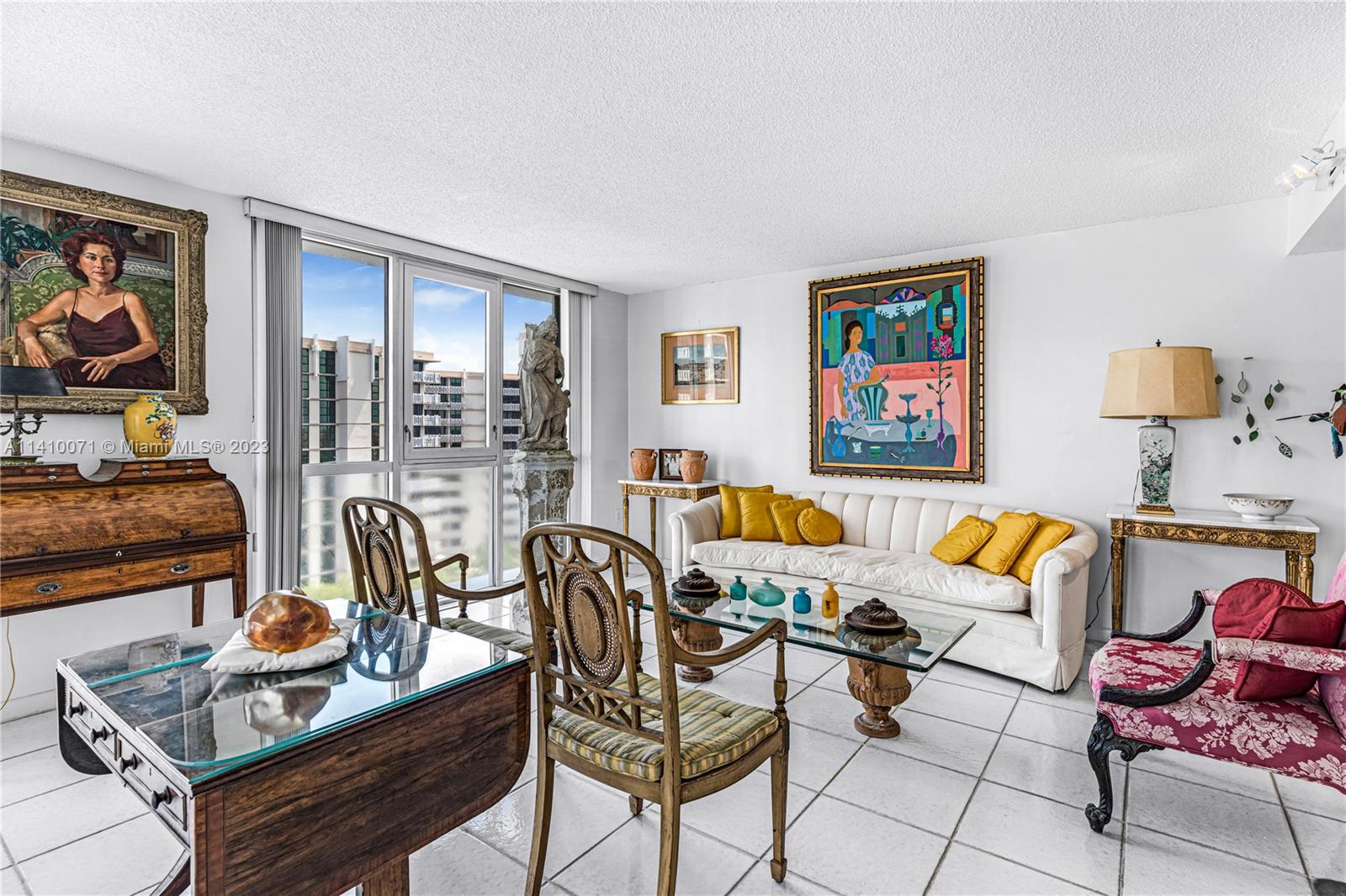 MAR-AZUL CONDO - Residential