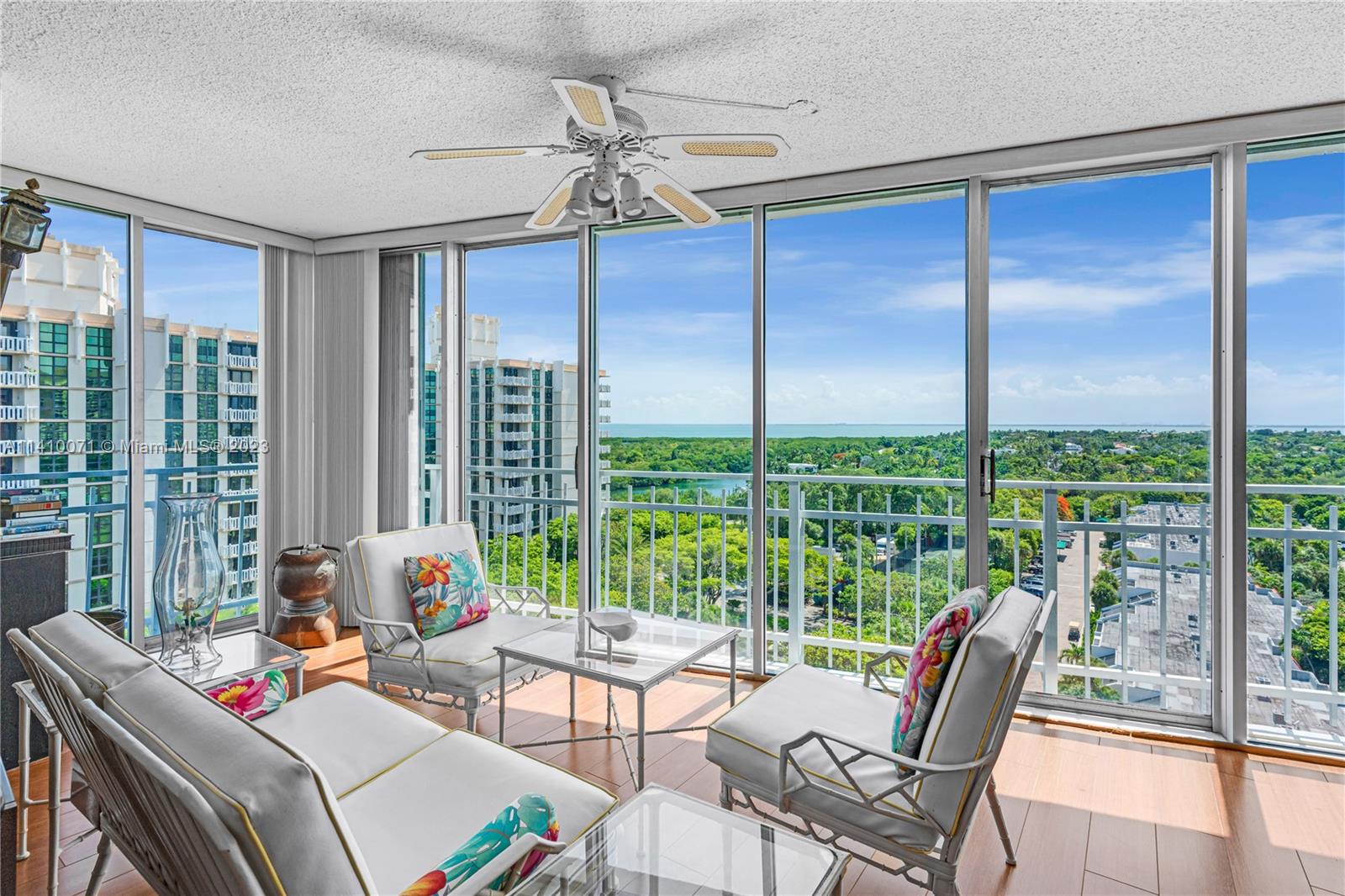 MAR-AZUL CONDO - Residential