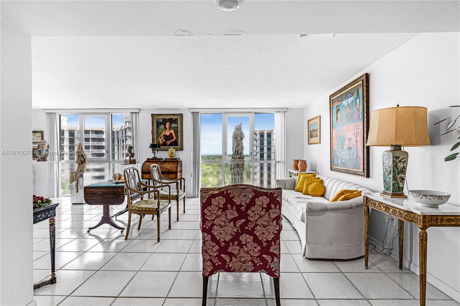 MAR-AZUL CONDO - Residential