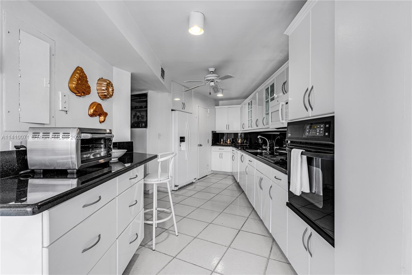 MAR-AZUL CONDO - Residential