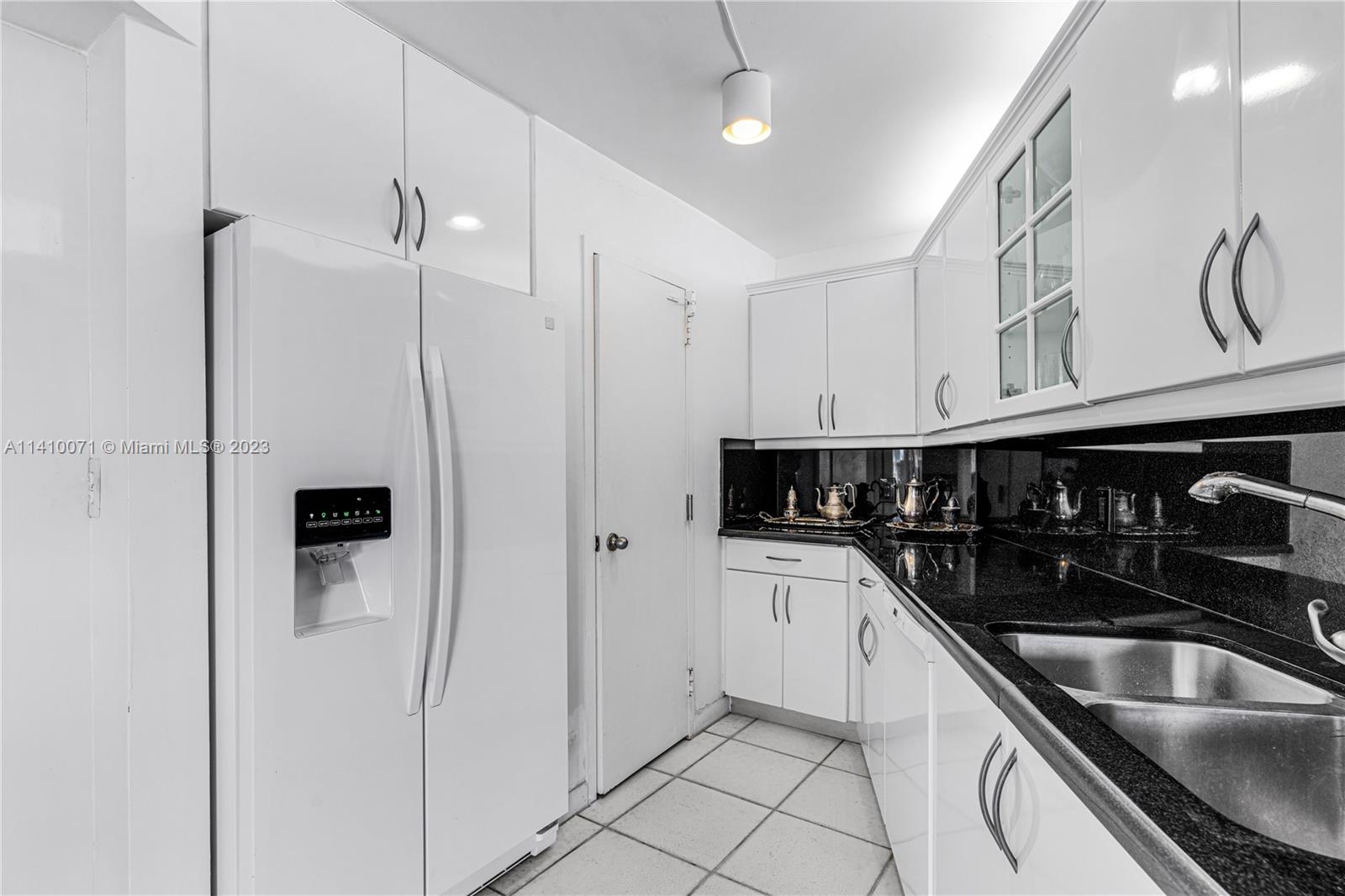 MAR-AZUL CONDO - Residential