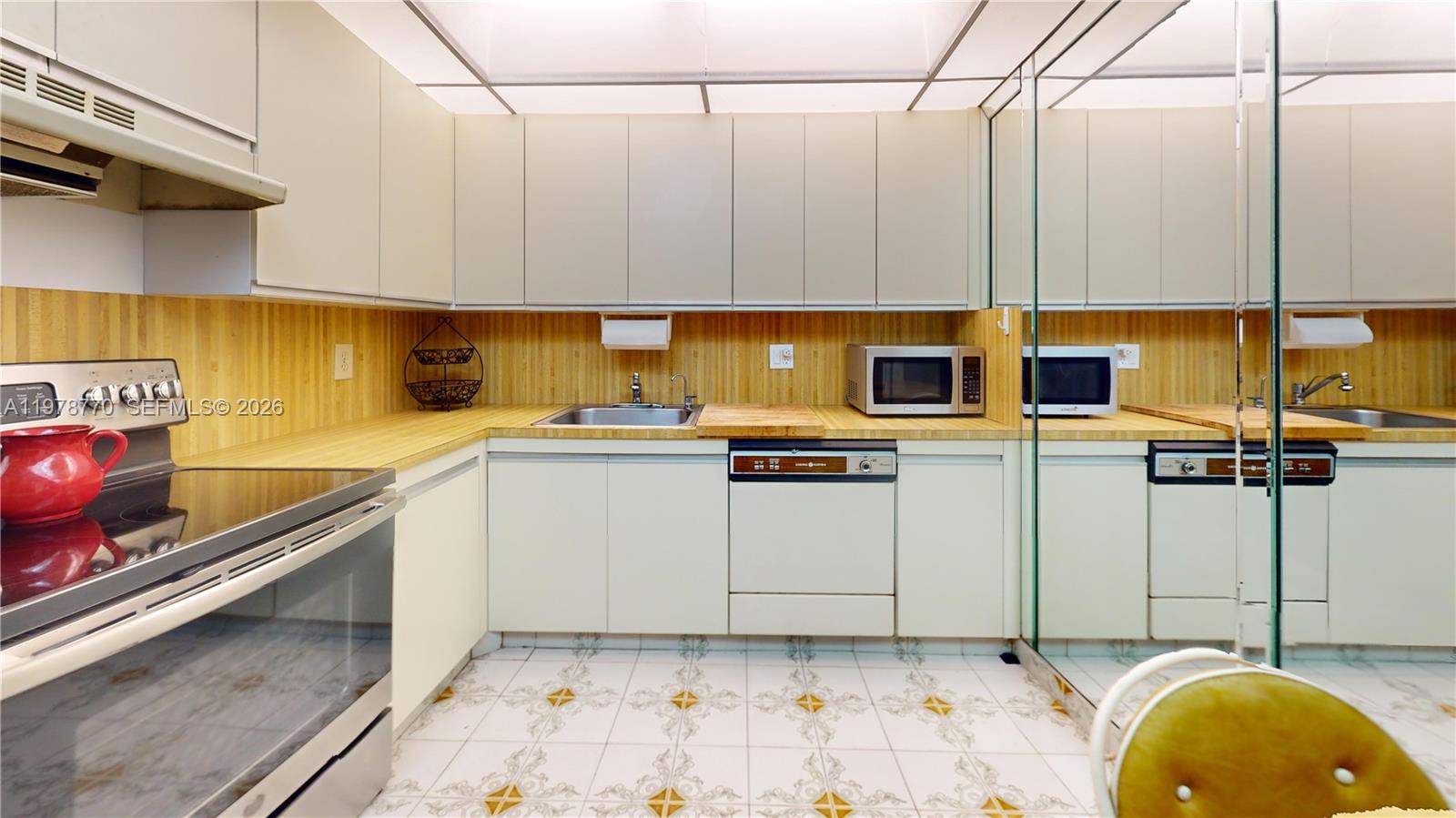 OLYMPUS CONDO - Residential