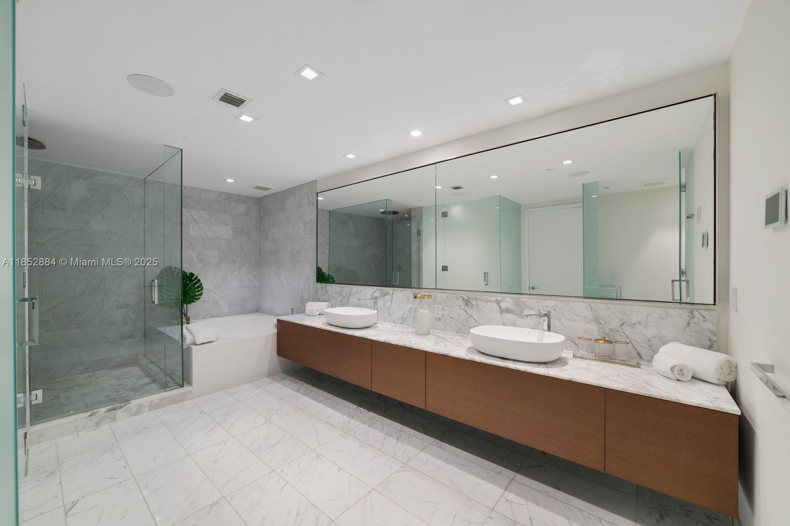 OCEANA BAL HARBOUR CONDO - Residential Lease