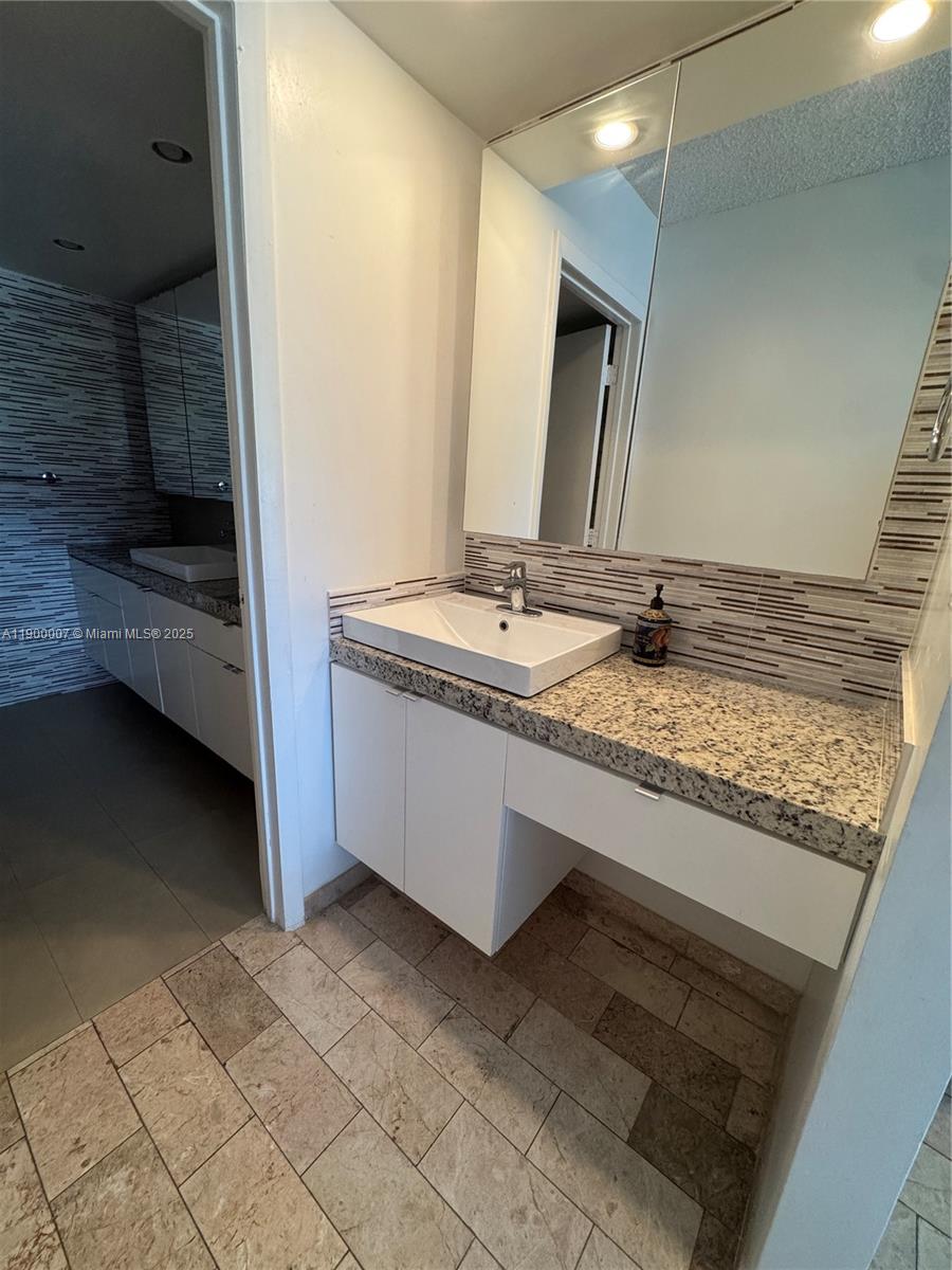 OLYMPUS CONDO PHASE - Residential