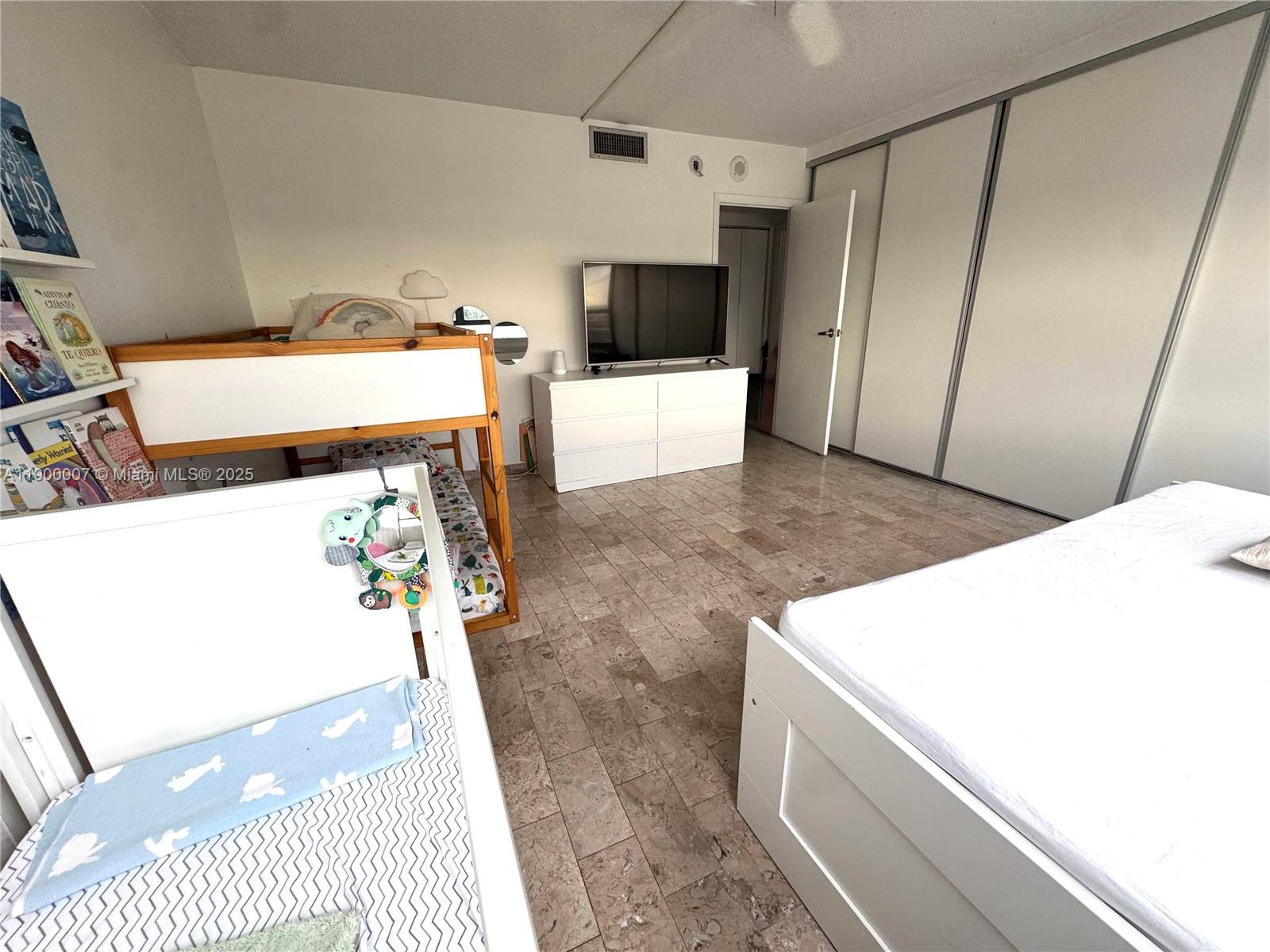 OLYMPUS CONDO PHASE - Residential