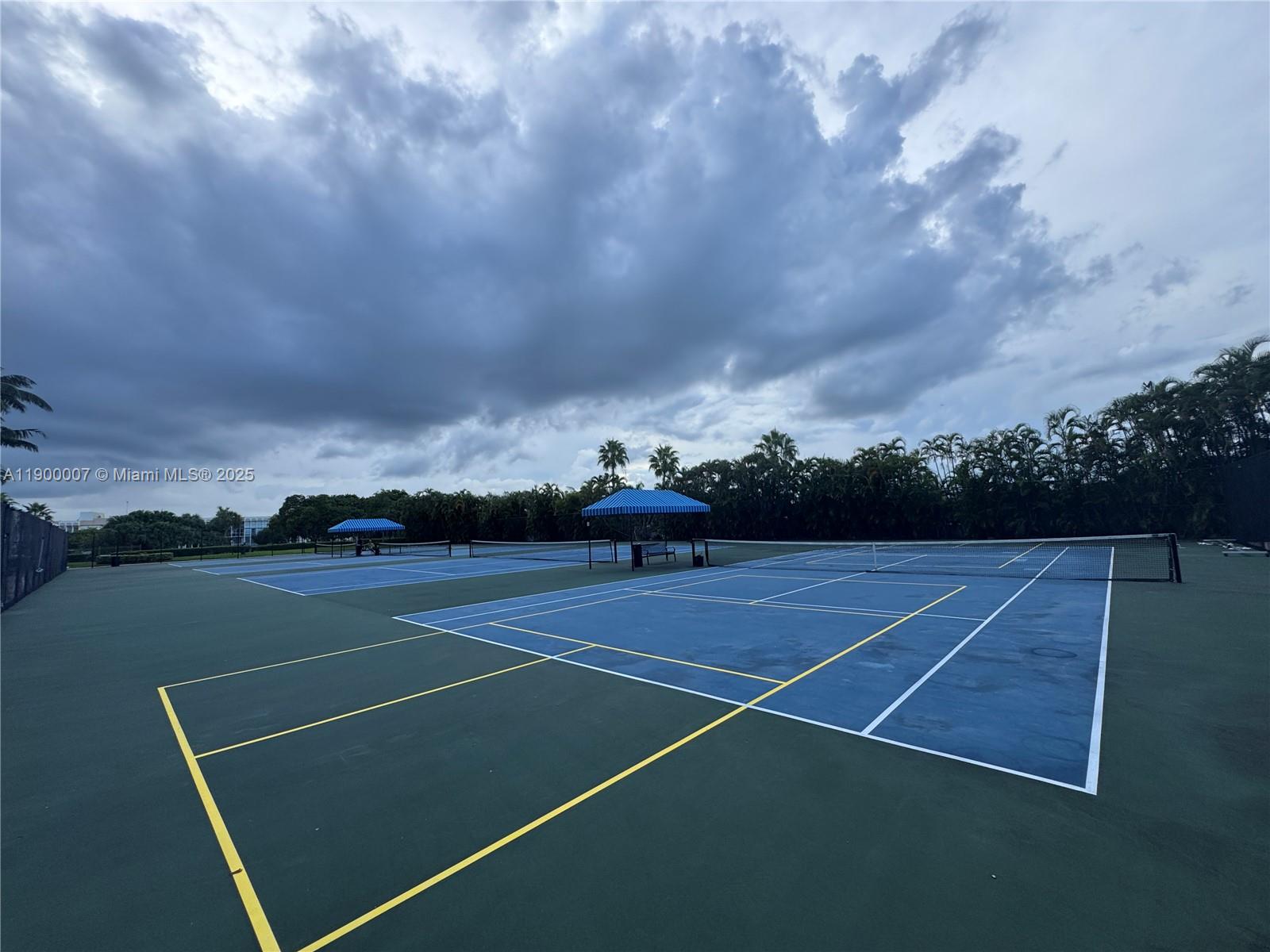 OLYMPUS CONDO PHASE - Residential