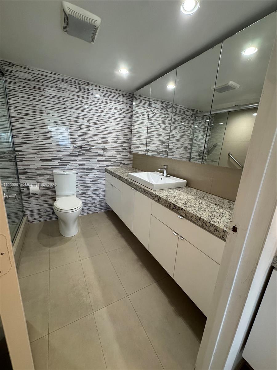 OLYMPUS CONDO PHASE - Residential