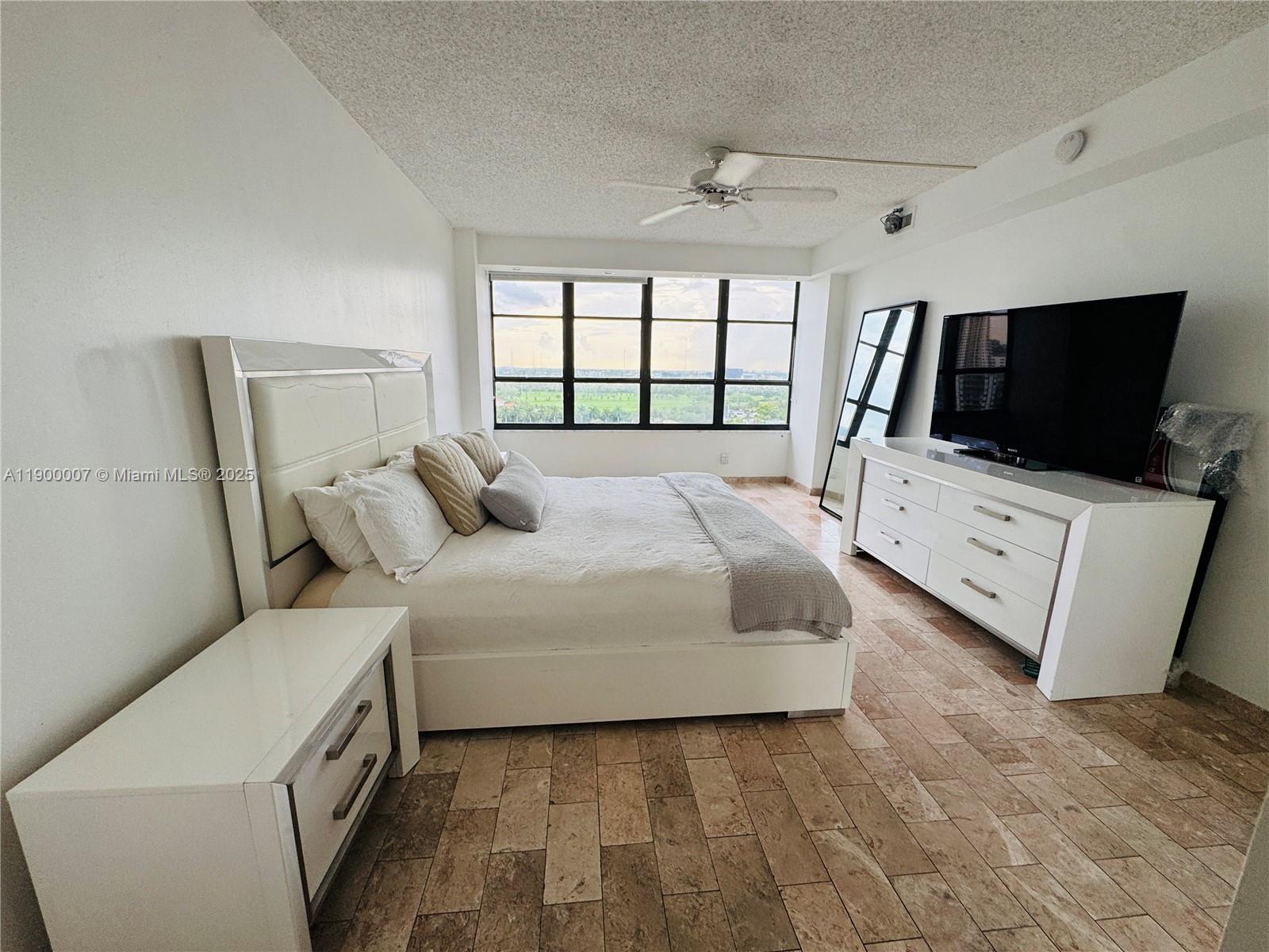 OLYMPUS CONDO PHASE - Residential