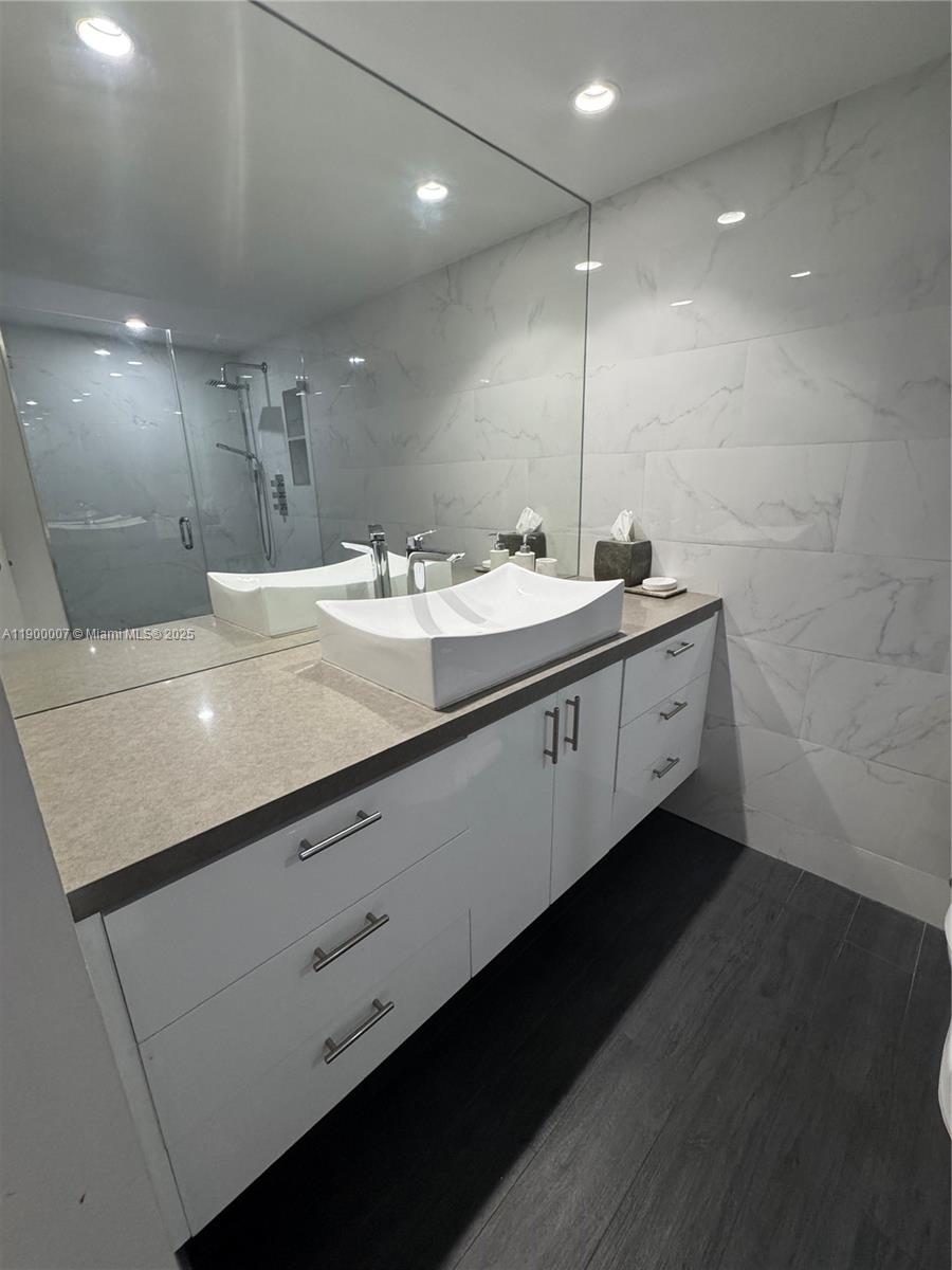 OLYMPUS CONDO PHASE - Residential