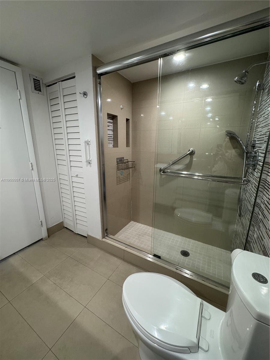 OLYMPUS CONDO PHASE - Residential