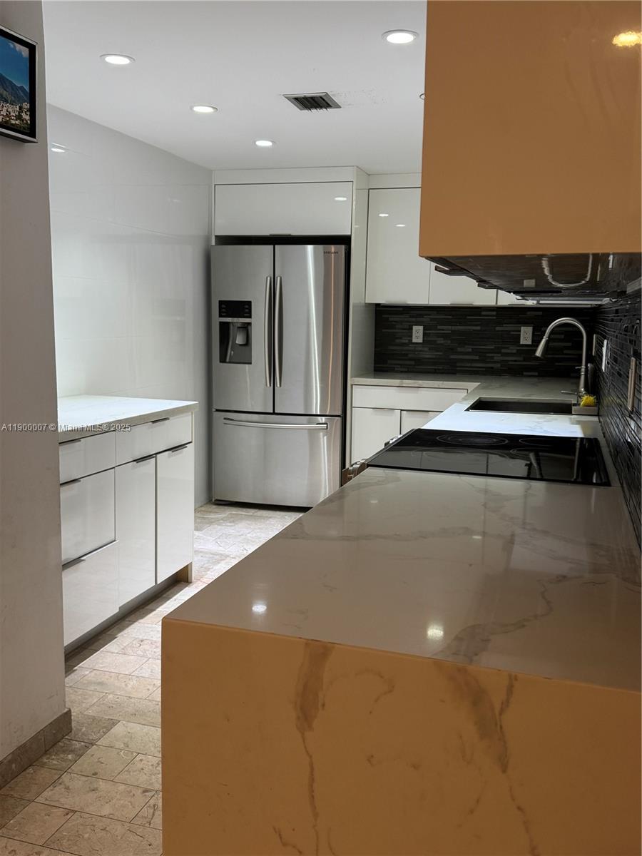 OLYMPUS CONDO PHASE - Residential