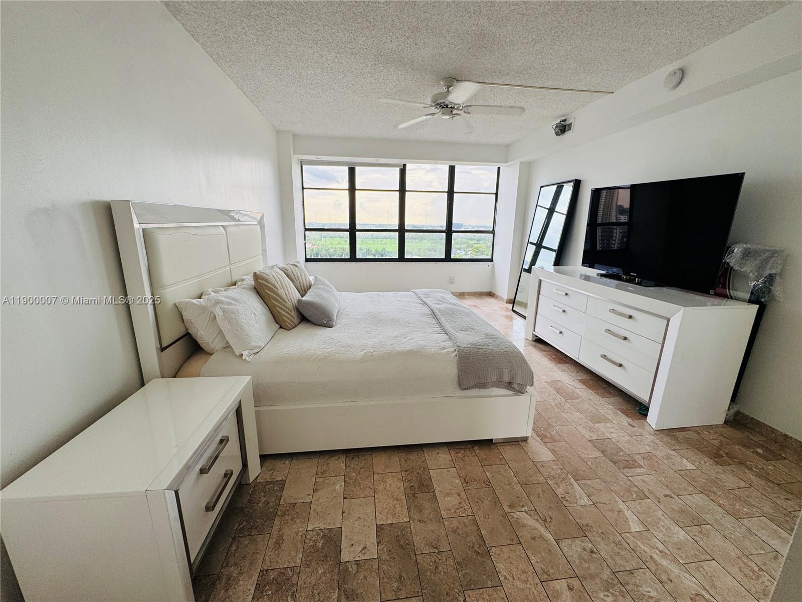 OLYMPUS CONDO PHASE - Residential