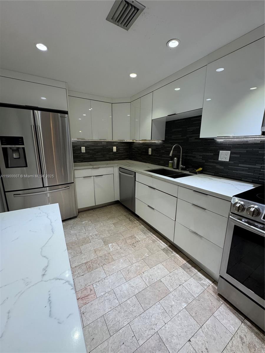 OLYMPUS CONDO PHASE - Residential