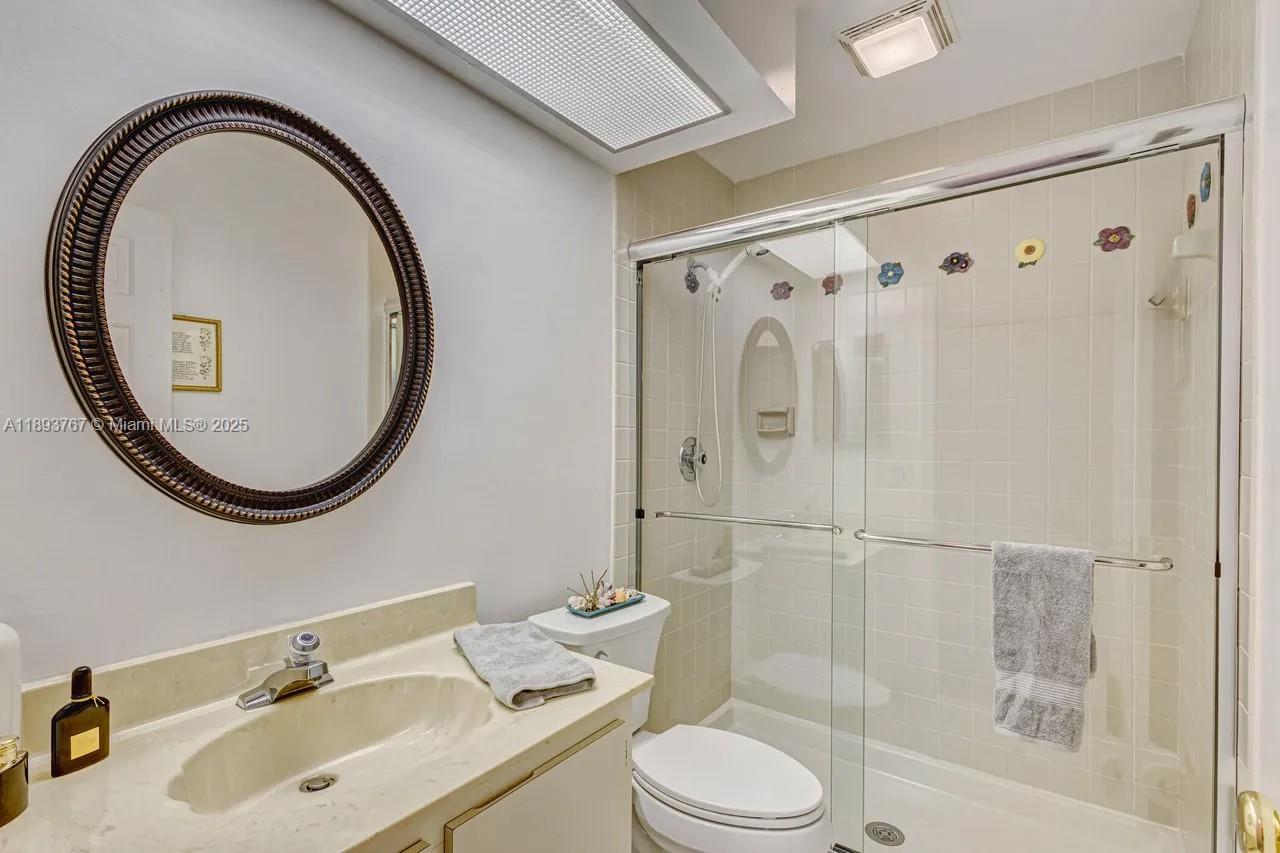 LEXINGTON GREEN CONDO - Residential Lease