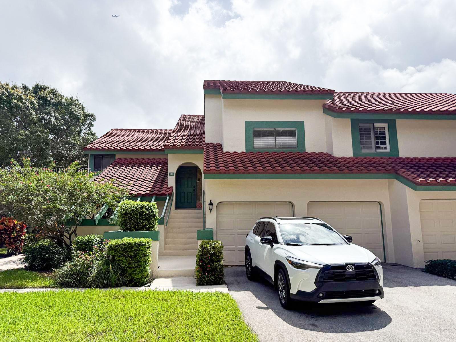 Beautiful and spacious 2-bedroom, 2-bath condo with 1,275 sq ft of living space, located in the highly desirable Lexington Green at PGA National in Palm Beach Gardens. This well-maintained unit features a one-car garage, access to a community pool, and is adjacent to a scenic 35-acre park offering serene outdoor space. Enjoy the upscale lifestyle of Palm Beach Gardens, surrounded by golf courses, fine dining, shopping, and beaches. Rent: $3,000 per month. Easy to show and ready for immediate occupancy.