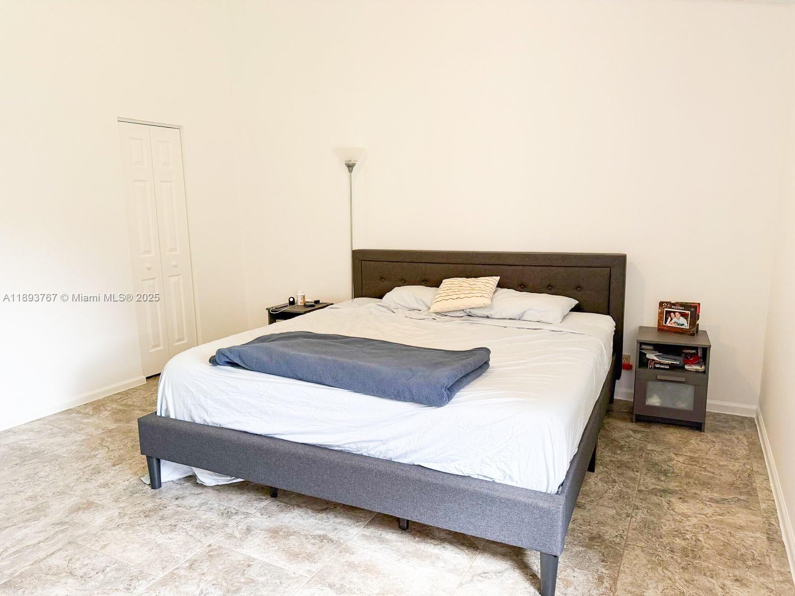 LEXINGTON GREEN CONDO - Residential Lease