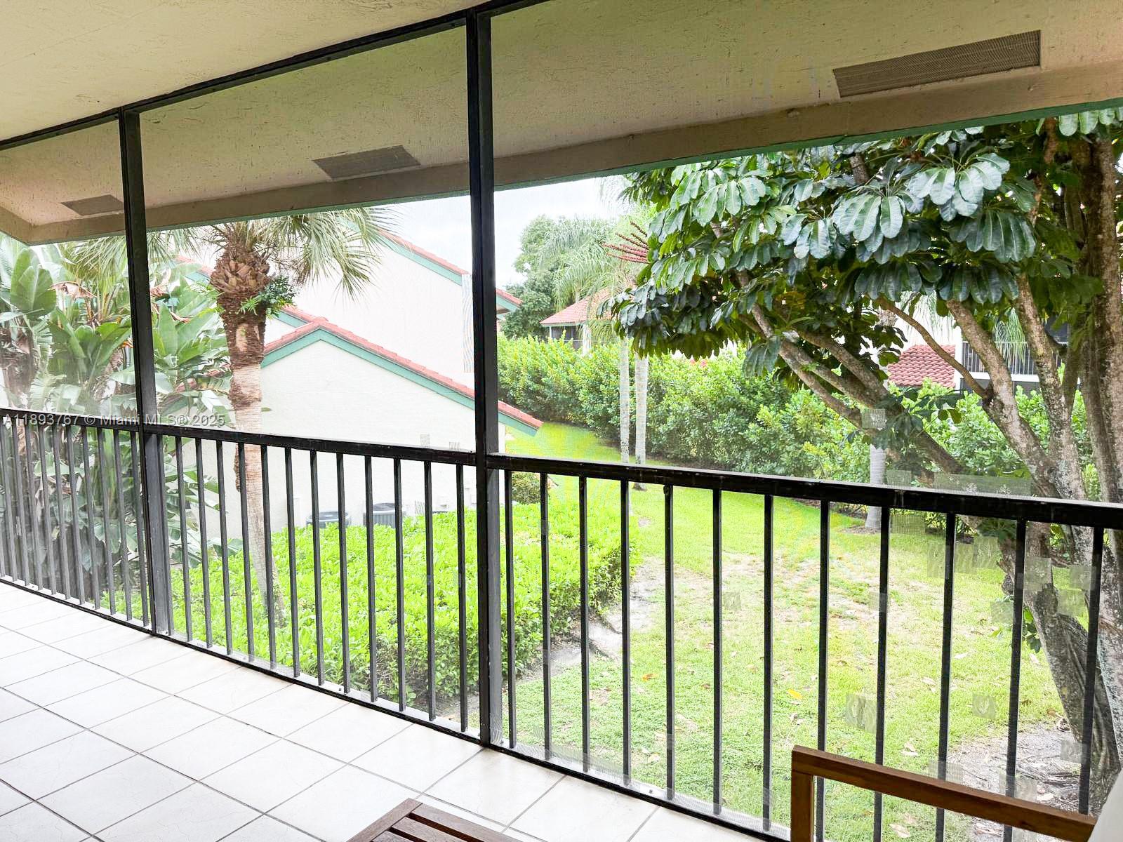 LEXINGTON GREEN CONDO - Residential Lease