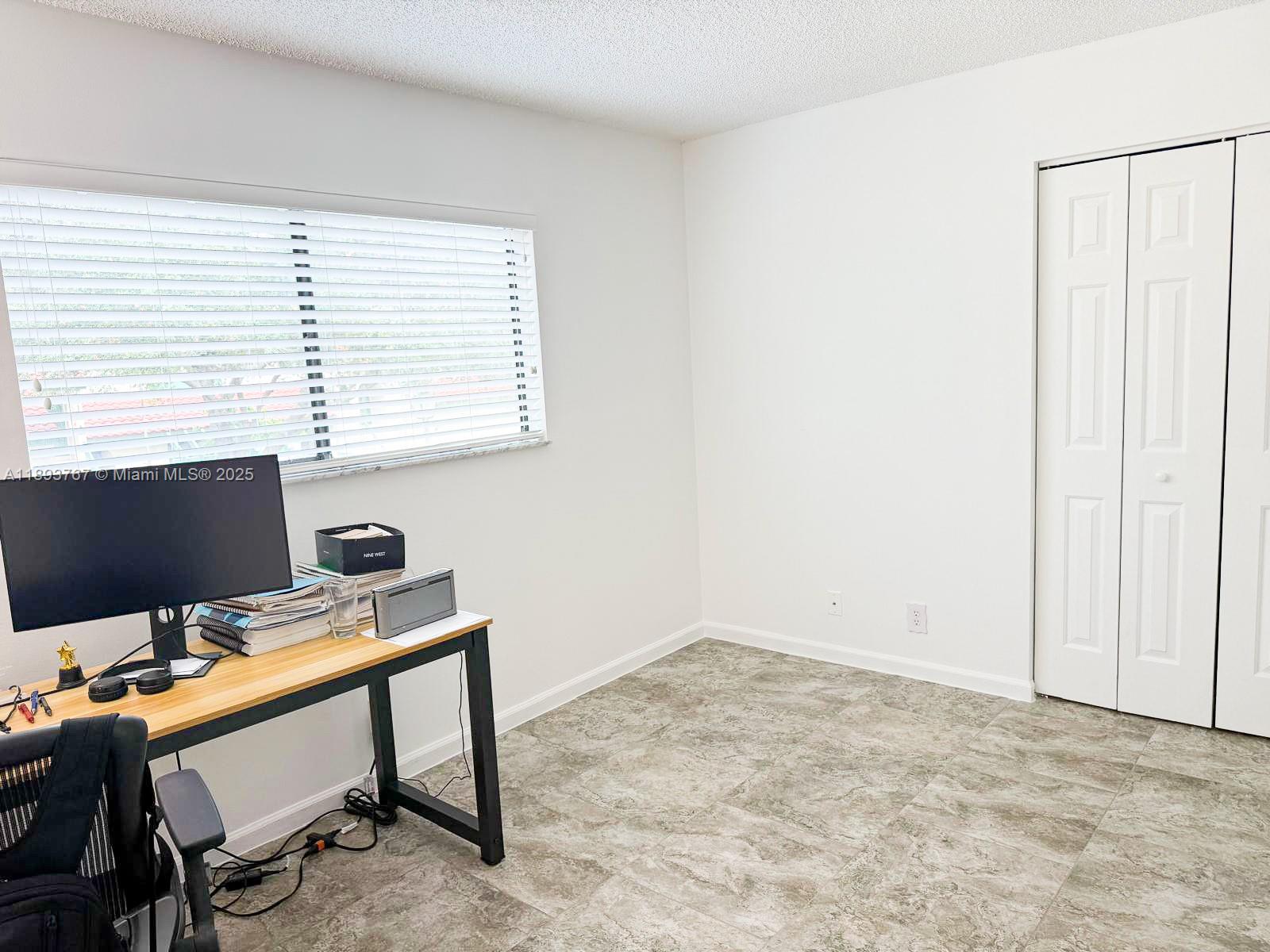 LEXINGTON GREEN CONDO - Residential Lease