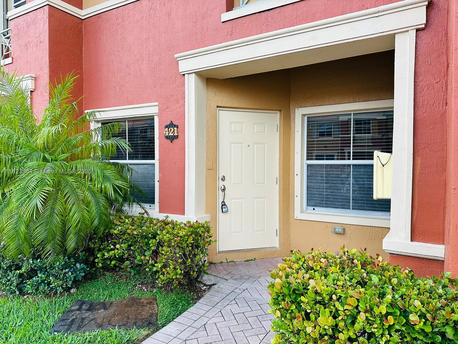 6120 Nw 116th Pl 421, Doral, Miami-Dade County, Florida - 2 Bedrooms  
3 Bathrooms - 