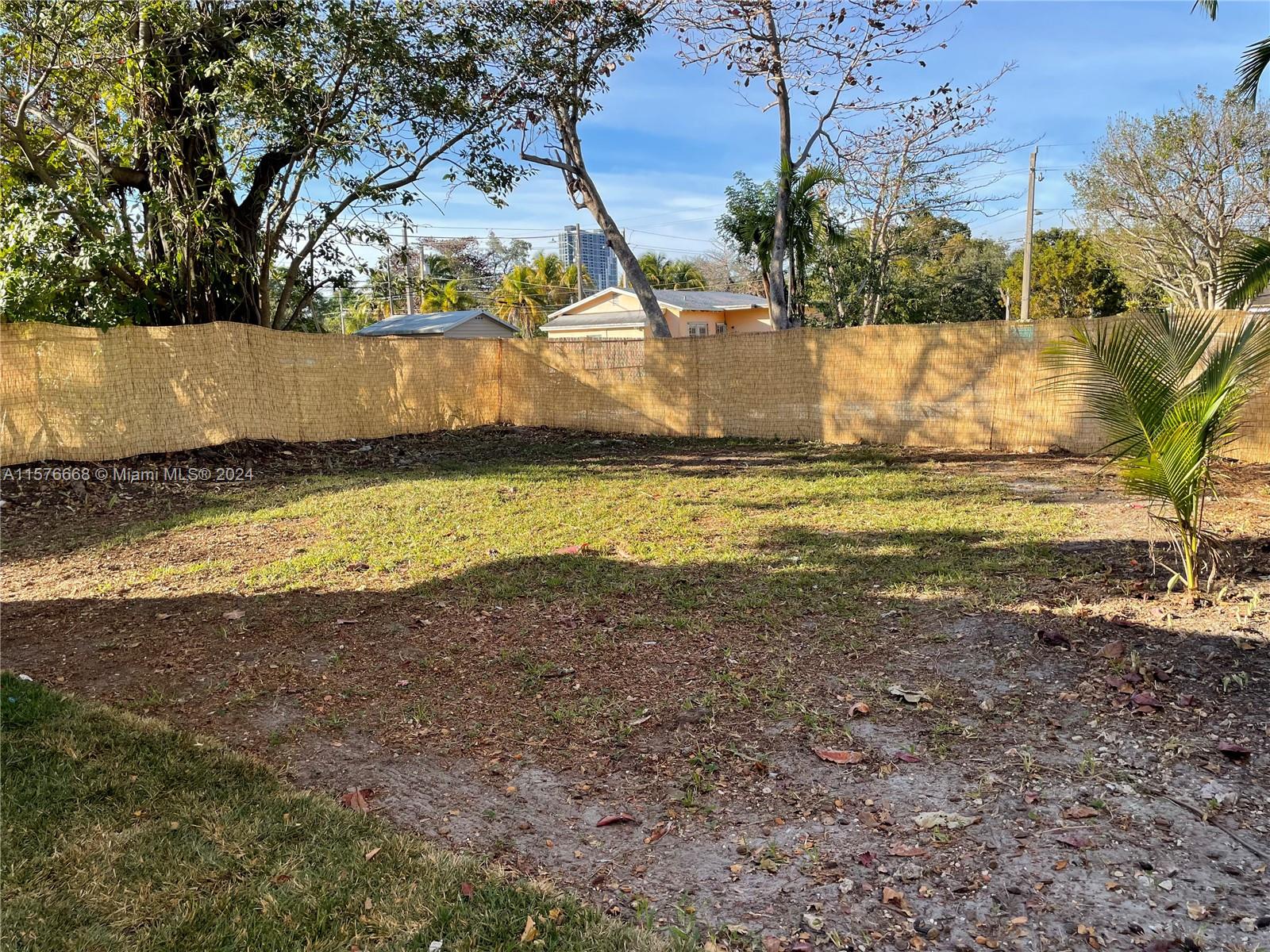 DE HEDOUVILLES SUB - Residential Lease