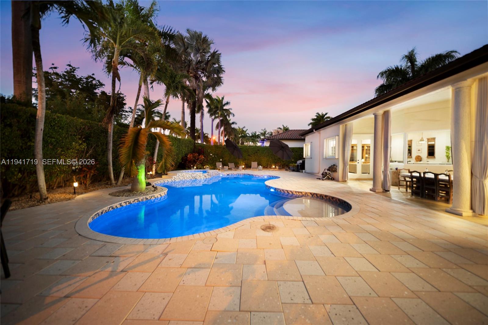 OAK RIDGE FALLS - Residential