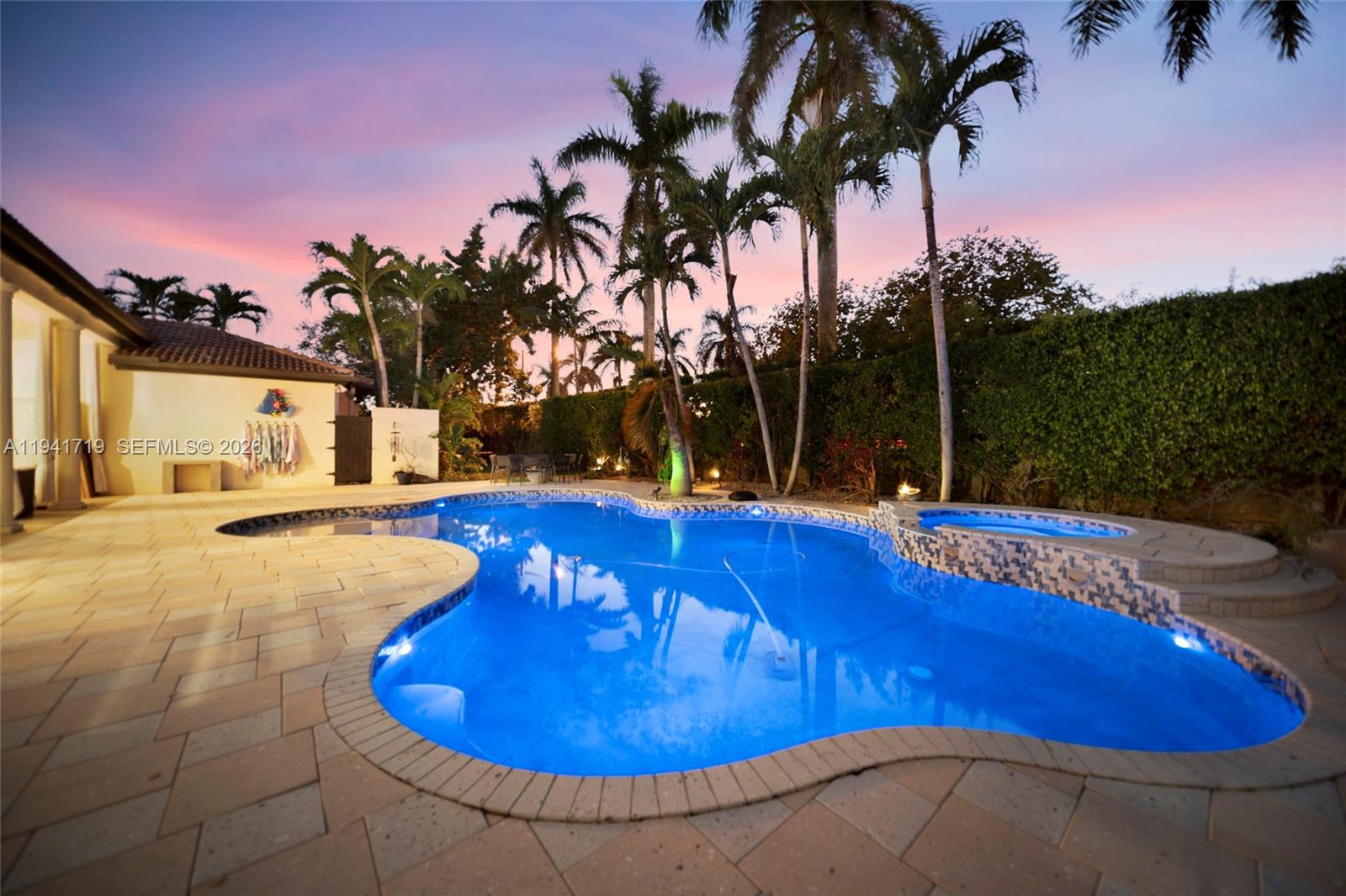 OAK RIDGE FALLS - Residential