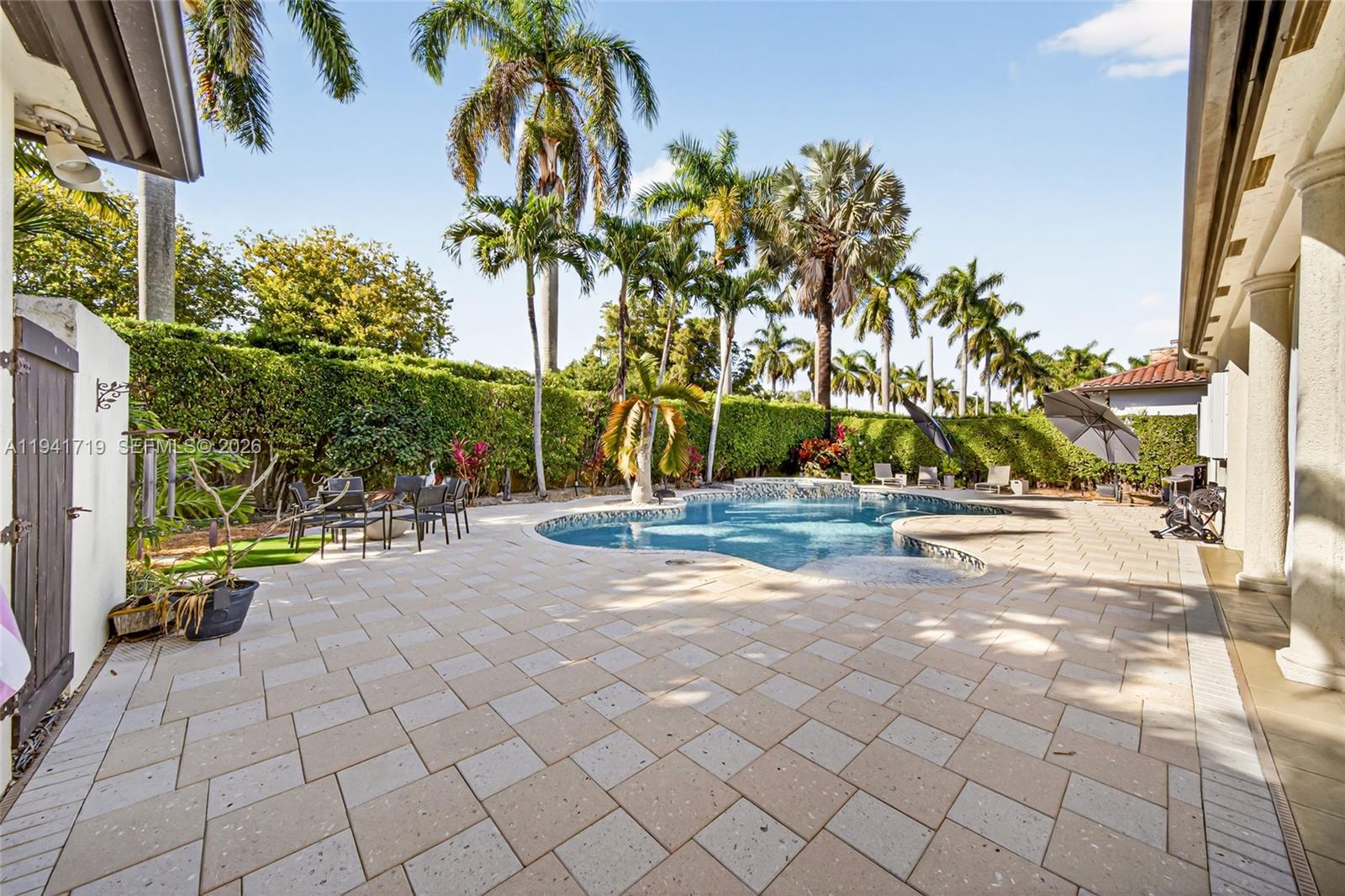 OAK RIDGE FALLS - Residential