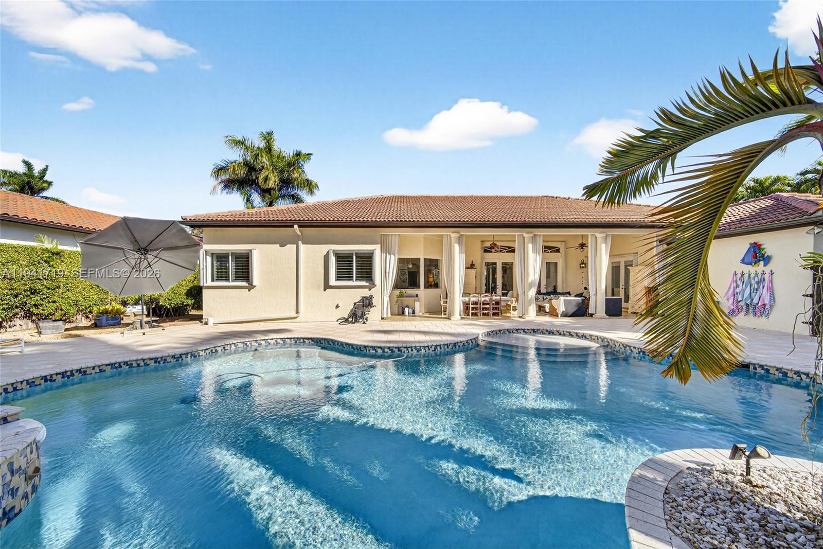 OAK RIDGE FALLS - Residential