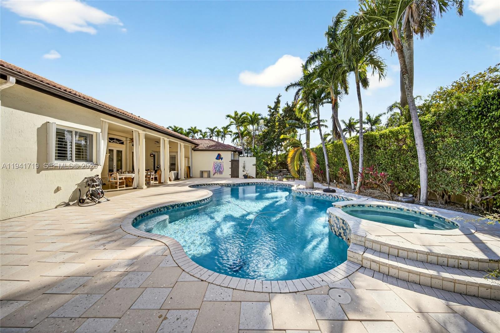 OAK RIDGE FALLS - Residential