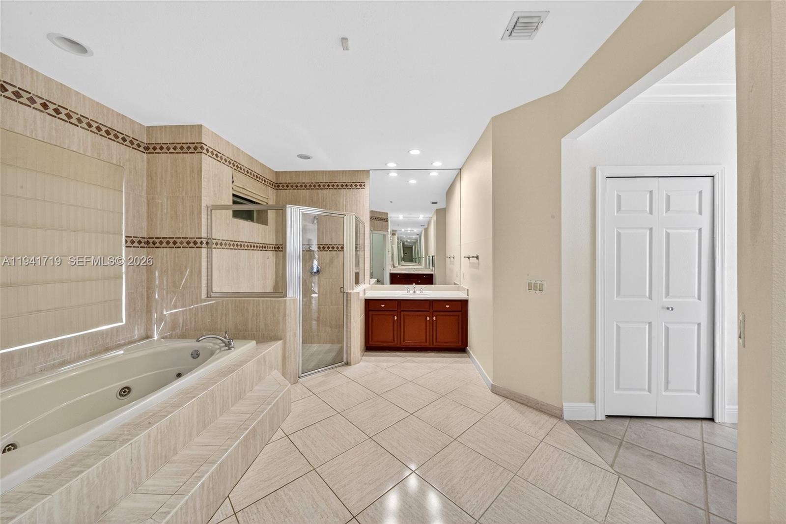 OAK RIDGE FALLS - Residential