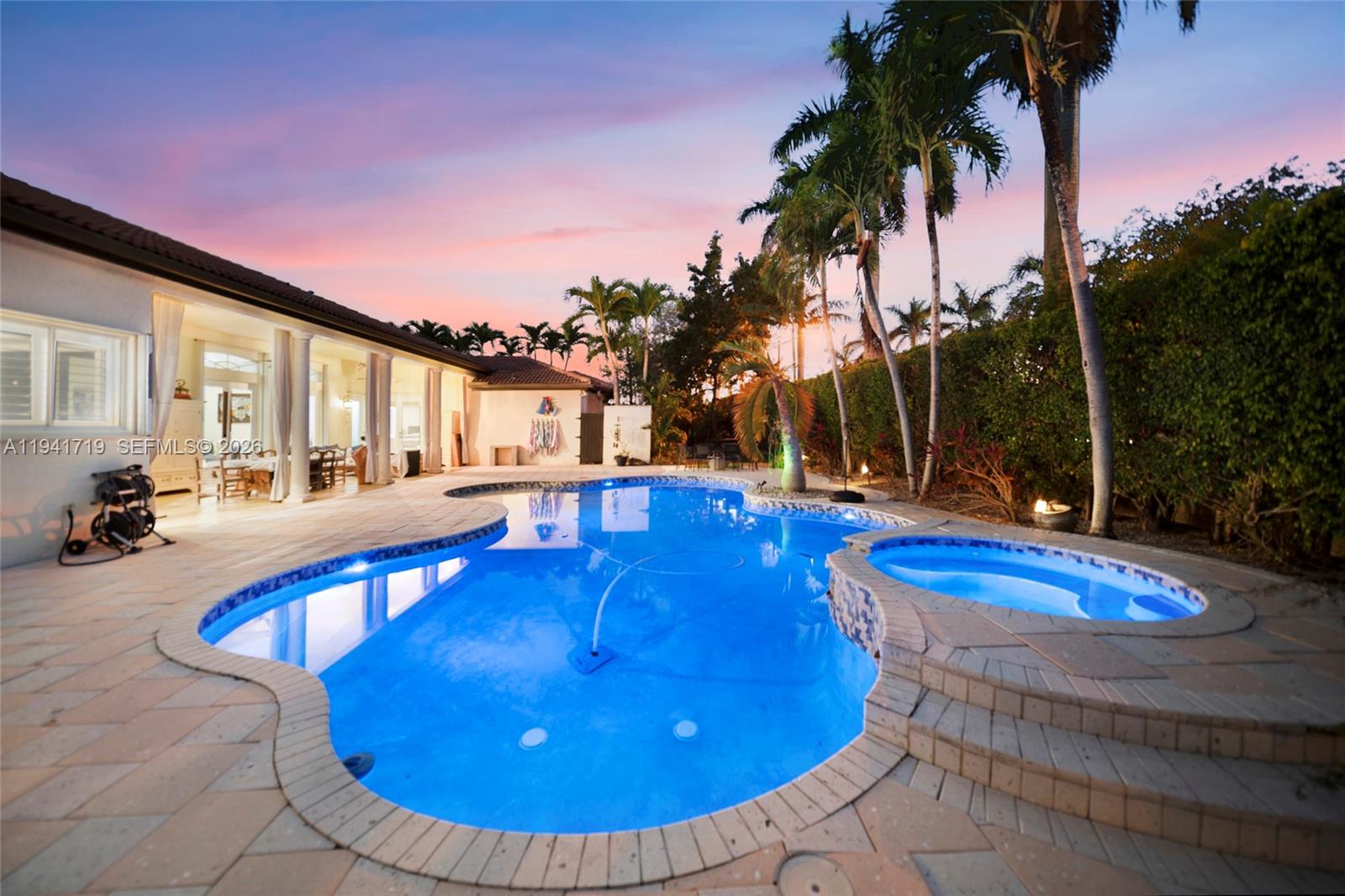 OAK RIDGE FALLS - Residential