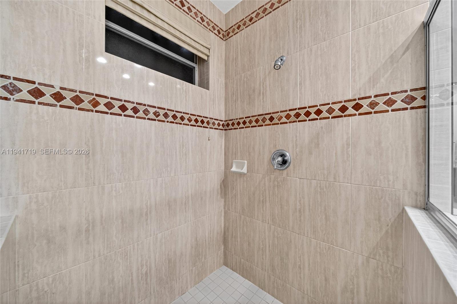 OAK RIDGE FALLS - Residential