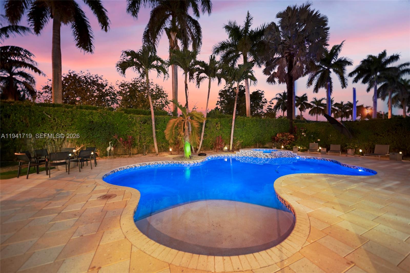 OAK RIDGE FALLS - Residential