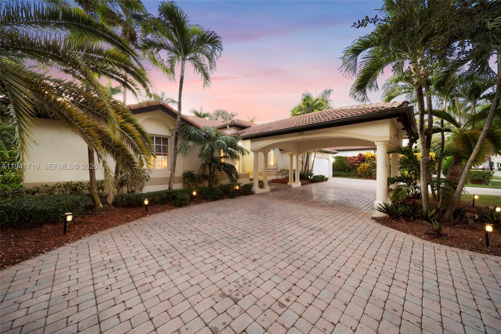 OAK RIDGE FALLS - Residential