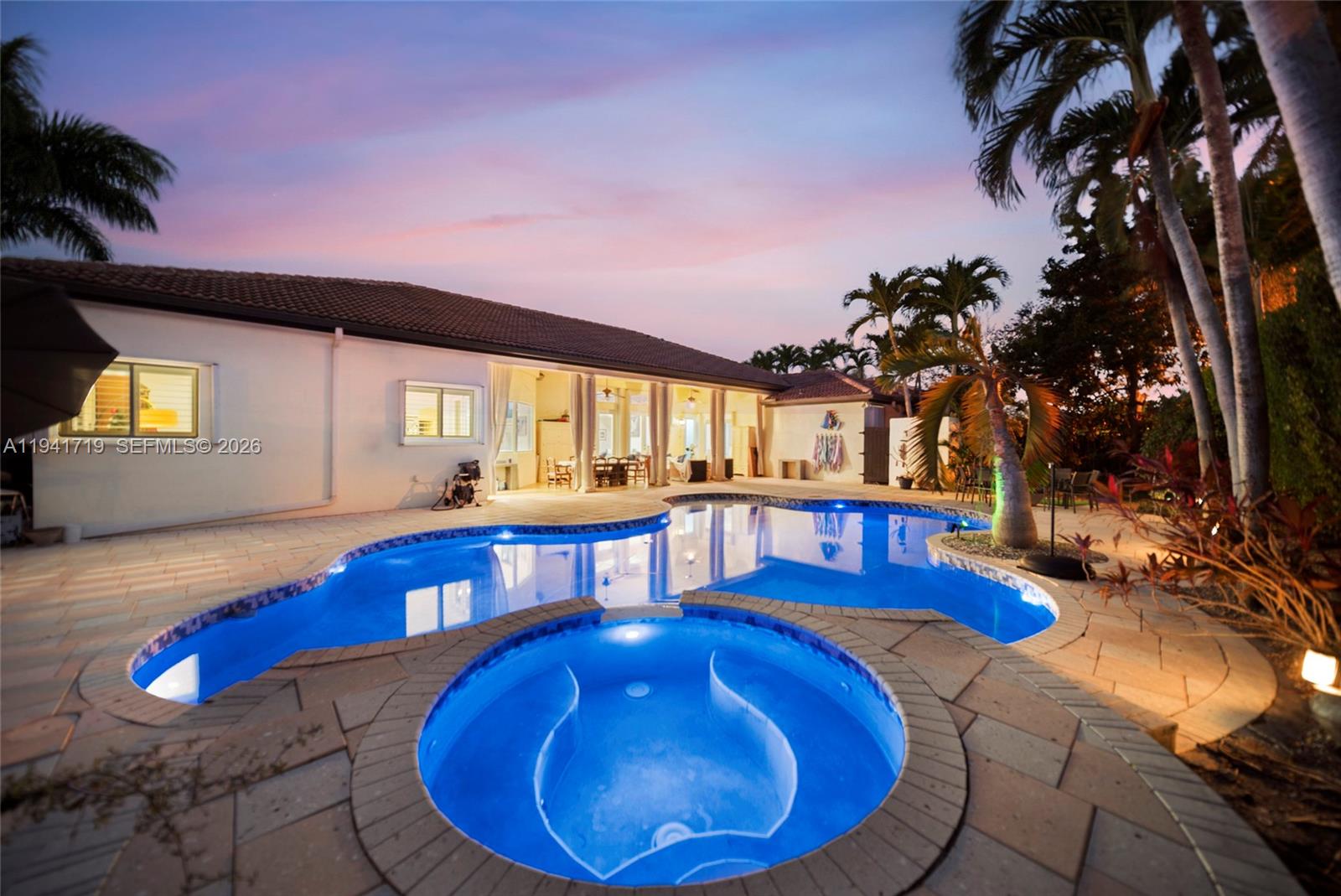 OAK RIDGE FALLS - Residential