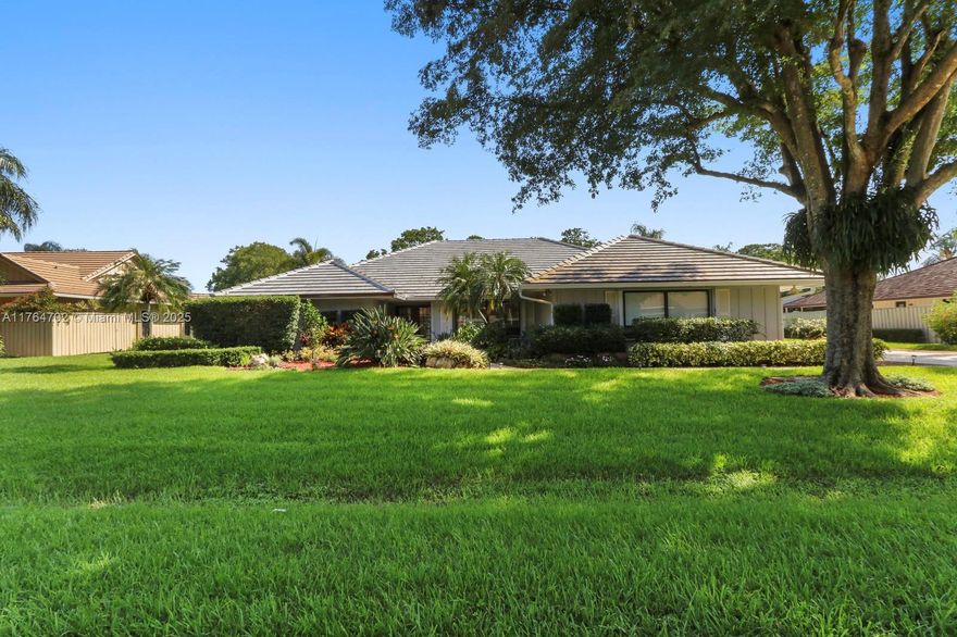 Beautifully renovated on ranch home on the Fazio Golf Course.  3 Bedrooms (possible 4th) with resort style salt water pool.  Available for 2026 seasonal rent.  2 large family rooms, covered patio for entertaining.  Located in the Thurston community of PGA National.  Walking distance to the resort.