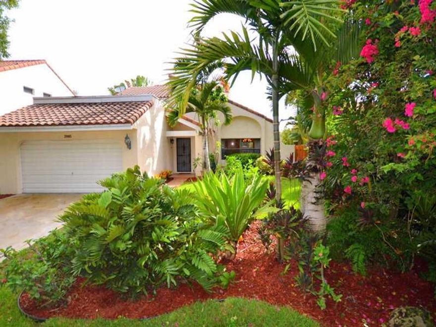 SPECTACULAR LAKEFRONT HOME IN COOPER CITY! ROCK CREEK HOME FEATURES UPDATED KITCHEN, GRANITE TOPS, STAINLESS STEEL APPLIANCES, GAS STOVE, GORGEOUS TITLE & WOOD FLOORING, GREAT FLOORPLAN W MASTER ON THE MAIN, 3 BEDS & 2 FULL BATHS ON 2ND FLOOR. HIGH CEILIN GS, SPACIOUS LIVING, DINNING & FAMILY ROOMS, LAKE VIEWS FROM ALL ROOMS. FRESHLY PAINTED, BEAUTIFUL CURB APPEAL, COVERED PATIO & LARGE DECK TO ENJOY W FAMILY & FRIENDS.