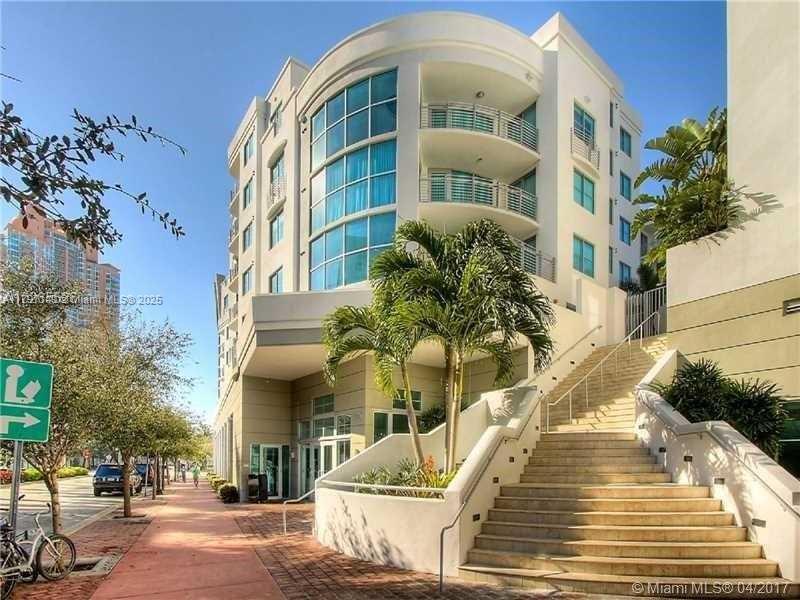 Rental Property at 110 Washington Ave 1817, Miami Beach, Miami-Dade County, Florida - Bedrooms: 2 
Bathrooms: 2  - $4,800 MO.