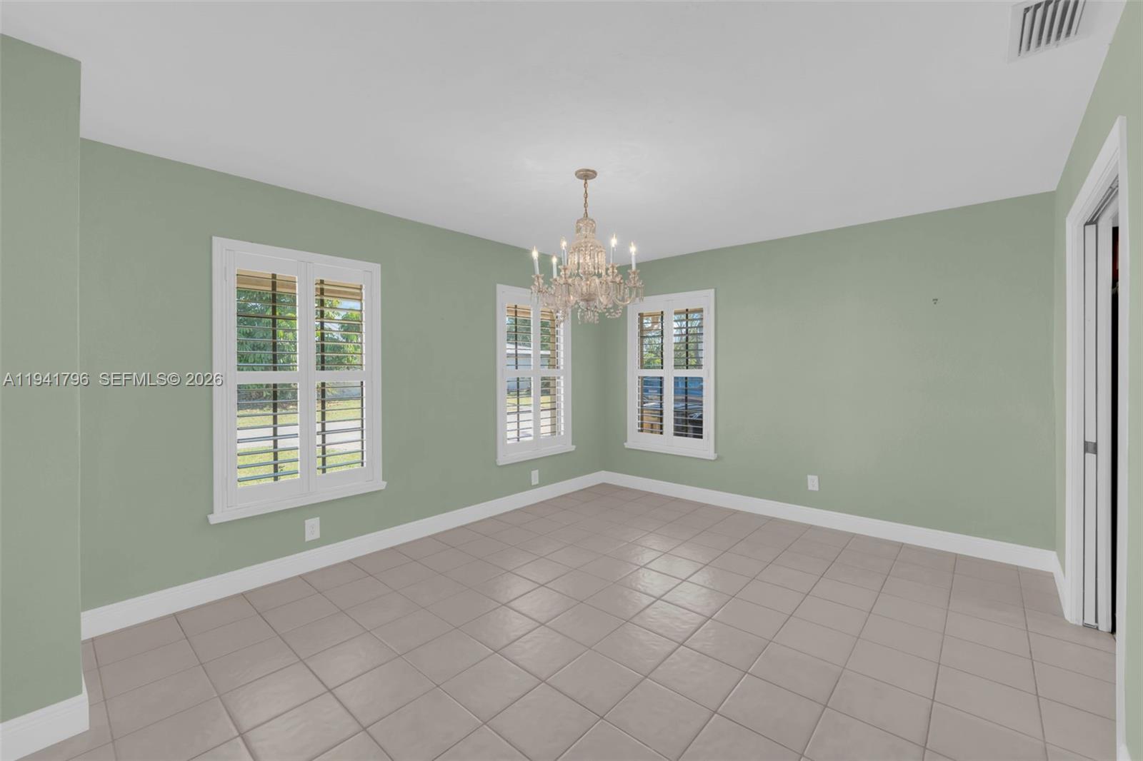 RIVER FOREST ISLAND - Residential