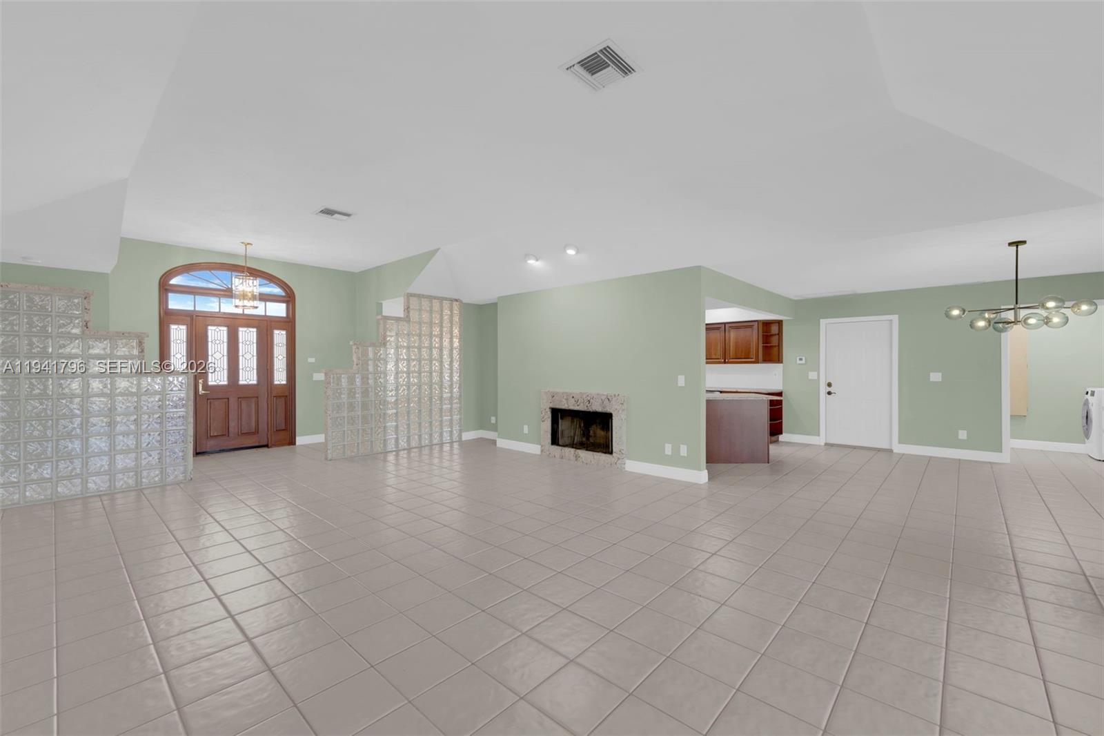 RIVER FOREST ISLAND - Residential