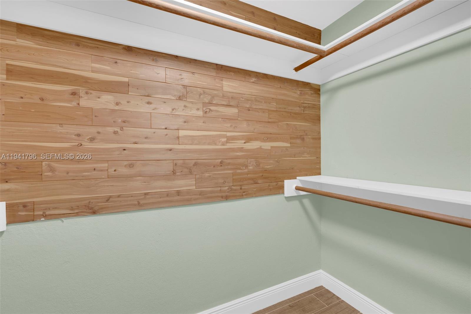 RIVER FOREST ISLAND - Residential