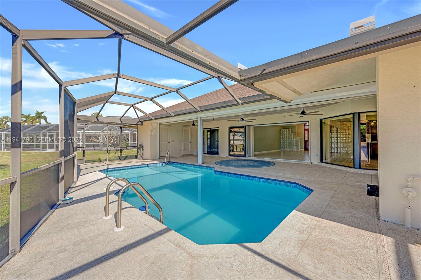 RIVER FOREST ISLAND - Residential