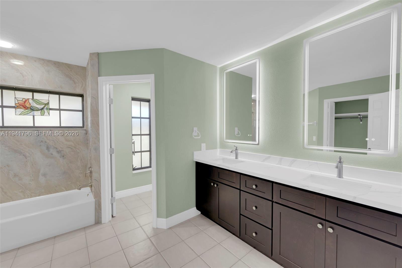 RIVER FOREST ISLAND - Residential